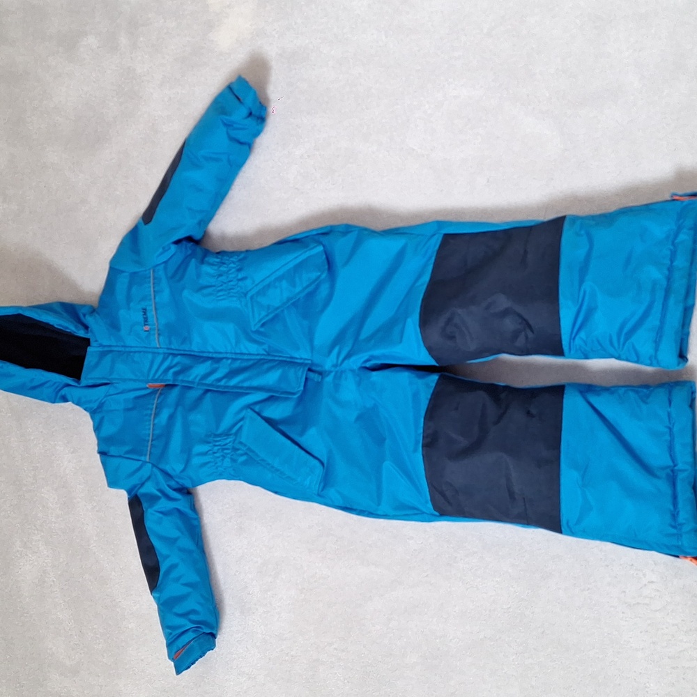 Pre-own Boys Winter One Piece for outdoor skiing sledding activities waterproof